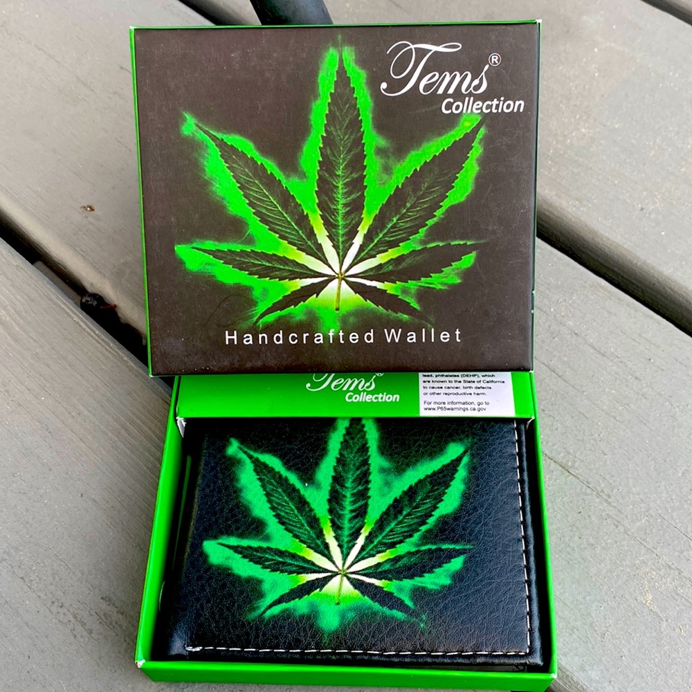 TEMS COLLECTION HEMP WALLET BRAND NEW IN BOX
